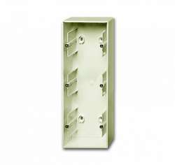 ABB BJB Basic 55 Шале (бел) Коробка для открытого монтажа, 3-постовая арт. 1799-0-0970