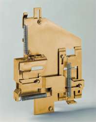 ABB Emax Блокировка открытия дверцы Emax арт. 1SDA045039R1