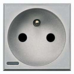 BT Axolute Алюминий Розетка с/з с защитными шторками,10/16 А 250 В,французский стандарт арт. HC4142