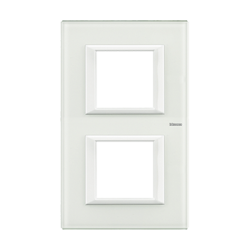 BT Axolute Белое стекло Рамка 2+2 мод прямоугольная вертикальная арт. HA4802M2VBB