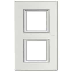 BT Axolute Жемчужное Серебро Рамка 2+2 мод прямоугольная (надпись вертикально) арт. HA4802/2SA