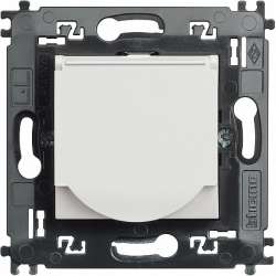 BT LL Бел Розетка 2К+З с крышкой и суппортом арт. N4141MAP