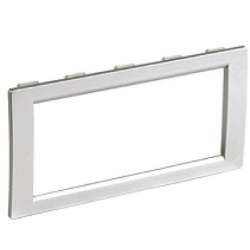 DKC In-Liner Front Рамка универсальная 4 мод, цвет белый, RAL 9010 арт. F00013