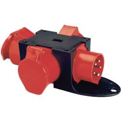 DKC Компактная распределительная коробка. Вход на вилку 16A(3P+E+N)400В. Выход: 3х16А(3P+E+N)400В арт. DISDBC040165