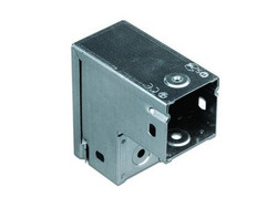 DKC Угол вертикальный вниз 90 50х50, глухой, цинк-ламельный арт. 39002ZL