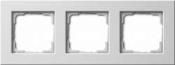 Gira E22 Бел Рамка 3-ая для установки заподлицо арт. 0213204