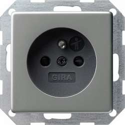 Gira E22 Сталь Розетка с/з и защитой от детей Французский стандарт арт. 048520