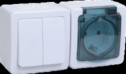IEK БГб-22-32-ГПБд блок "выкл 2кл + розетка 1м с з/к" о/у IP54 ГЕРМЕС PLUS (кл.бел/кр.дым) арт. EBGMP20-K03-32-54-EC