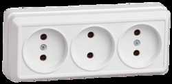 IEK РС23-2-ОБ Розетка 3местн. без з/к 10А откр.уст. ОКТАВА (белый) арт. ERO30-K01-10-DC