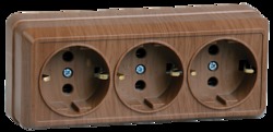 IEK РС23-3-ОД Розетка 3местн. с з/к 16А откр.уст. ОКТАВА (дуб) арт. ERO31-K04-16-DC