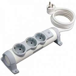Legrand "Комфорт" Удлинитель 3 розетки с/з,шнур 3м., 3500W, фиксируемый поворотный блок арт. 694622