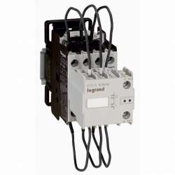 Главные выключатели, 3-полюсн. + N + 1 Замыкающие контакты + 1 Размыкающие контакты, 32 A, Функция аварийной остановки, запираемый в положении 0, Промежуточный монтаж (P1-32/V/SVB-SW/N/HI11) арт.64978