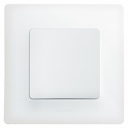 Legrand Etika Бел Выключатель 1-клавишный 10А, винт. клем. арт. 672201