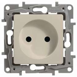 Legrand Etika Сл.кость Розетка б/з, винт. клем. арт. 672320