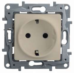 Legrand Etika Сл.кость Розетка с/з, винт. клем. c защитой монт. лапок арт. 672324