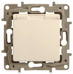 Legrand Etika Сл.кость Розетка с/з IP 44 с крышкой и шторками, авт.клеммы,16А арт. 672332