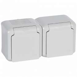 Legrand Quteo Сер Розетка 2-я с/з с шт IP44 арт. 782353