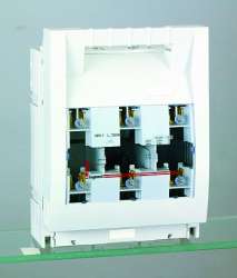 Legrand SPX Выключатель-разъединитель с ножевыми контактами 3P 250A пластик арт. 605204