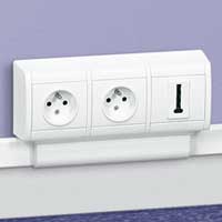 Legrand Sagane Рамка для плинтуса 20х12,5 1п арт. 031697