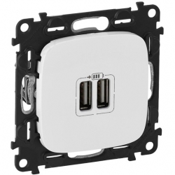 Legrand Valena ALLURE Сл.кость Розетка 2-ая USB 240В/5В 1500мА (с лицевой панелью) арт. 754996