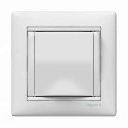 Legrand Valena Бел Розетка 1-ая с/з с крышкой арт. 774422