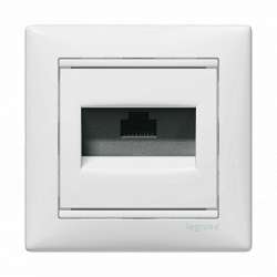 Legrand Valena Бел Розетка комп(RJ45) 1-ая 5 кат UTP арт. 774230