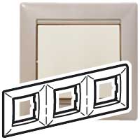 Legrand Valena Кантри Рамка 3-ая гориз арт. 770023