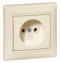 Legrand Valena Крем Розетка 1-ая б/з арт. 774316