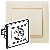 Legrand Valena Крем Розетка 1-ая с/з литая арт. 774323