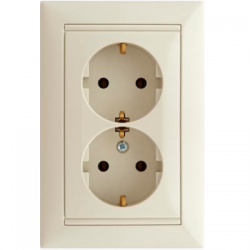 Legrand Valena Крем Розетка 2-ая с/з литая арт. 774370