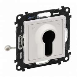 Legrand Valena LIFE Бел Переключатель кнопочный с самовозвратом, с ключом (с лицевой панелью) арт. 752119