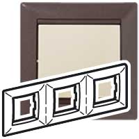 Legrand Valena Модерн Рамка 3-ая гориз арт. 770003