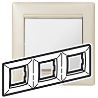 Legrand Valena Жемчужный Рамка 3-ая гориз арт. 770473