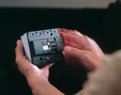 Gira TX-44 Алюминий Розетка с/з арт. 018865