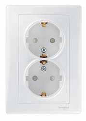 SE Sedna Бел Розетка 2-я с/з с защитными шторками литая арт. SDN3000721