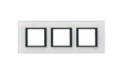 SE Unica Class Белое стекло Рамка 3-ая арт. MGU68.006.7C2