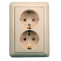 SE Wessen 59 Беж Розетка 2-ая с/з с защитными шторками (в сборе, с рамкой) арт. RS16-255-28
