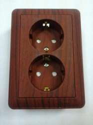 SE Wessen 59 Мореный дуб Розетка 2-ая с/з с защитными шторками (в сборе, с рамкой) арт. RS16-255-98