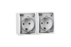 Simon 15 Aqua Белая Розетка 2-ая с/з с крышкой с защитными шторками наружная, IP54 арт. 1594443-030