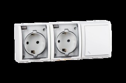 Simon 15 Aqua Белый Блок: Розетка 2-ая, 2P+E Schuko 16А 250В + выключатель проходной 10А 250В, IP54 арт. 1594526-030