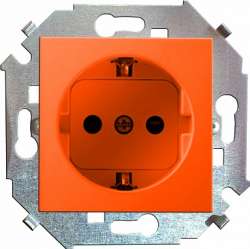 Simon 15 Красная Розетка с/з, 16А, 250В, винт.зажим арт. 1591432-037