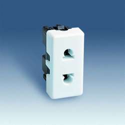 Simon 27 Мех Белая Розетка без заземления 2P, евро-американский стандарт, узкая, 16А 250В арт. 27438-34