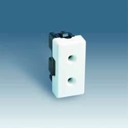 Simon 27 Мех Белая Розетка без заземления 2P, узкая, 16А 250В арт. 27431-64