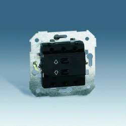 Simon 75 Мех ИК-приемник для управления жалюзи, 700Вт 230В, S27,82,82N,88 арт. 75358-39