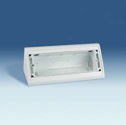 Simon 82 Centr. Белая Угловая коробка для рамок на 8 узких модулей арт. 82772-30