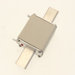 Предохранитель NH 224A 690V aM 2, двойная индикация арт.224NHM2B-690