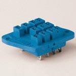 FINDER Розетка для монтажа на плате для реле 62.32, 62.33; в комплекте металлическая клипса 092.54; монтажный фланец(арт.9233SMA)