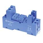 FINDER Розетка с винтовыми клеммами (с зажимной клетью) для реле 56.32; применяются модули 86.30, 99.02; в комплекте металлическая клипса 094.71; версия: синий цвет(арт.9602SMA)