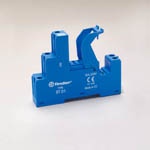 FINDER Розетка с винтовыми клеммами (с зажимной клетью) для реле 46.61; применяются модули 86.30, 99.02; в комплекте металлическая клипса 097.71; версия: синий цвет(арт.9701SMA)